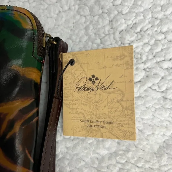 SALE‼️ $50 Patricia Nash Cassini Winter Bloom small bag NWT (regularly $79) - Picture 9 of 10